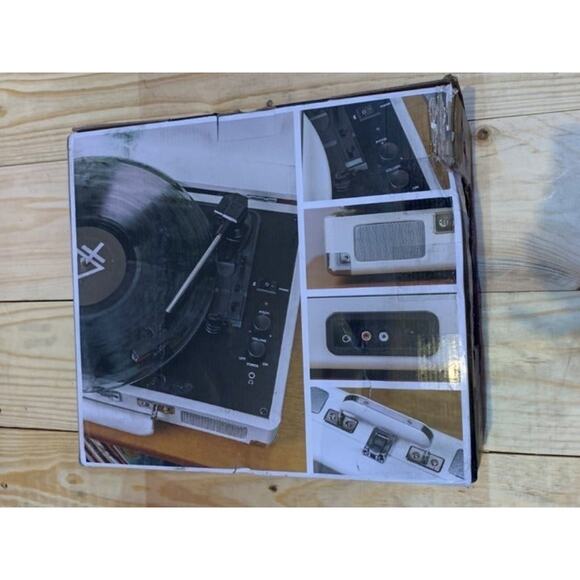 Crosley Cruiser Deluxe Stereo Turntable - White Sand - CR8005D-WS - Picture 5 of 6